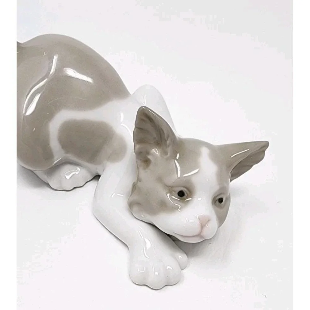 1981 Lladro Attentive Cat Kitty Porcelain Figurine Glossy Made in Spain 4